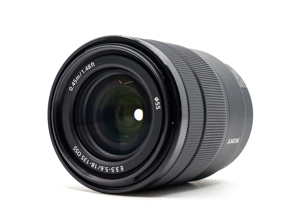 Sony E 18-135mm f/3.5-5.6 OSS