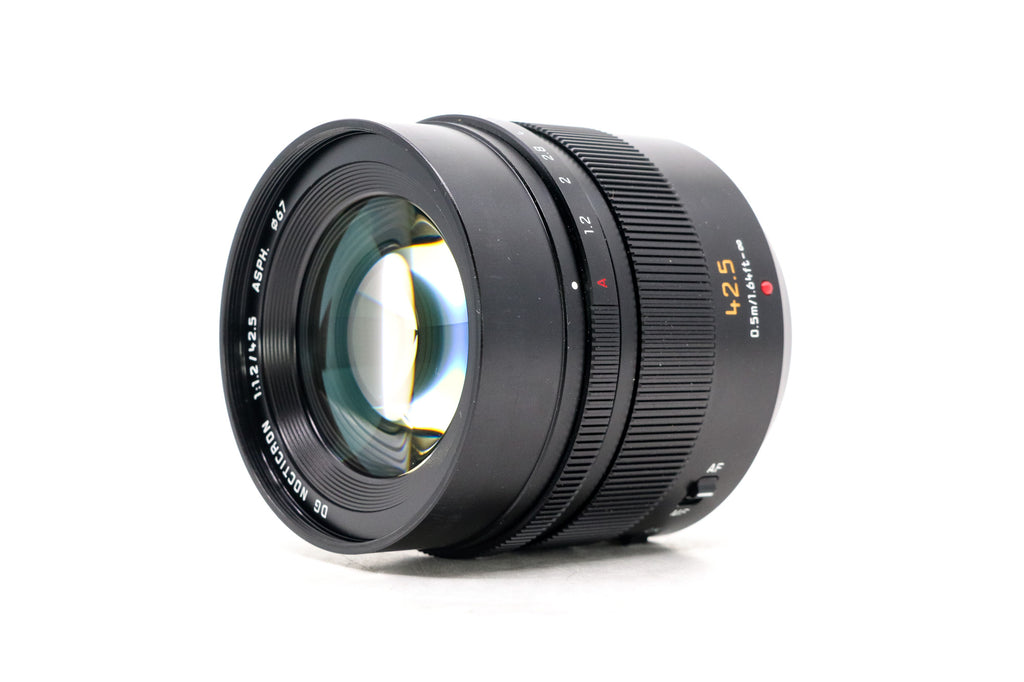 Leica DG Nocticron 42.5mm f/1.2 ASPH