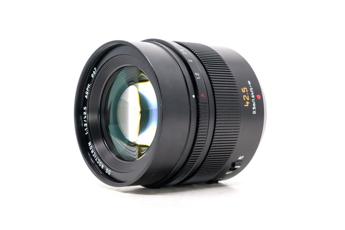 Leica DG Nocticron 42.5mm f/1.2 ASPH