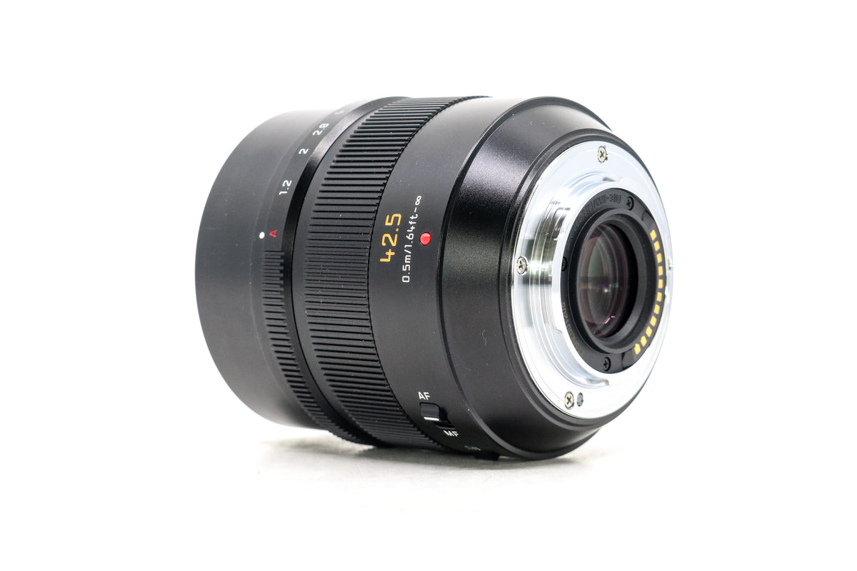 Leica DG Nocticron 42.5mm f/1.2 ASPH