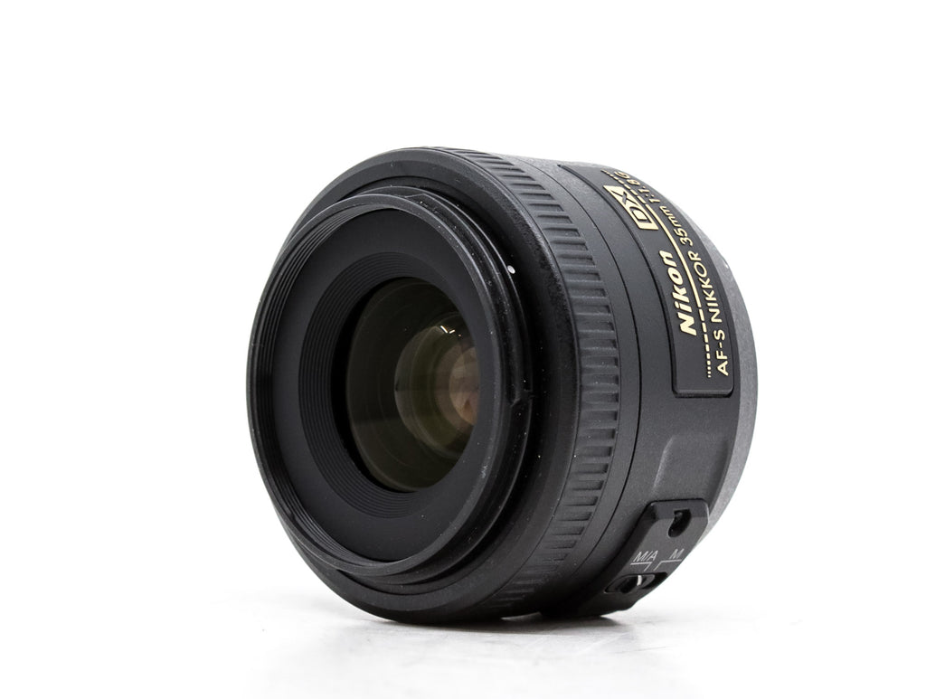 Nikon AF-S DX Nikkor 35mm f/1.8G