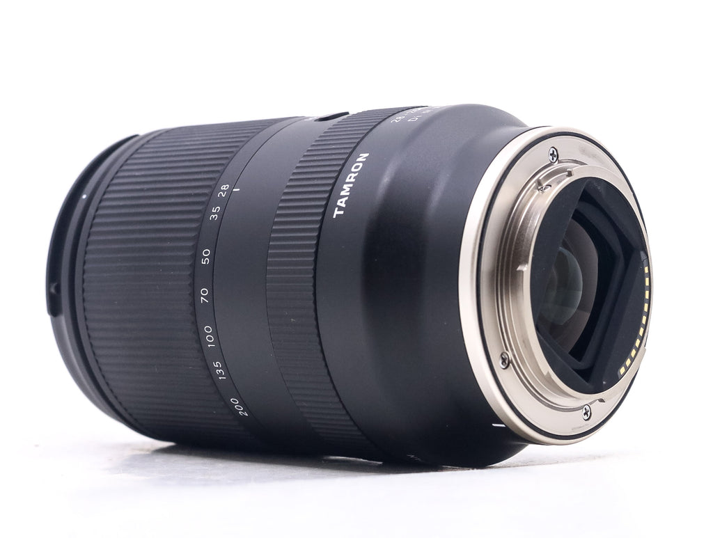 Tamron 28-200mm f/2.8-5.6 Di III RXD - Attacco Sony FE